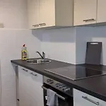 3 In - Free Parking - Self Check In Apartamento *