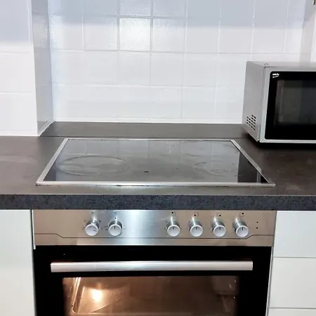 3 In - Free Parking - Self Check In