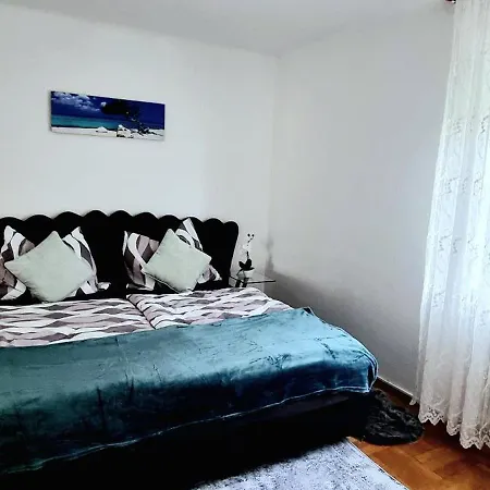 Apartment 3 In - Free Parking - Self Check In *