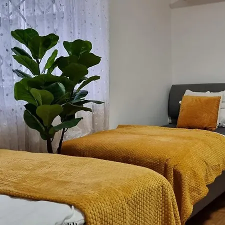 Apartment 3 In - Free Parking - Self Check In