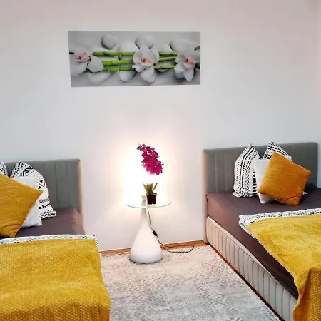 דירה 3 In - Free Parking - Self Check In לינץ