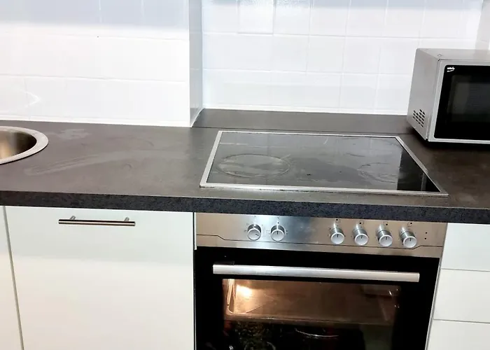 3 In - Free Parking - Self Check In * לינץ