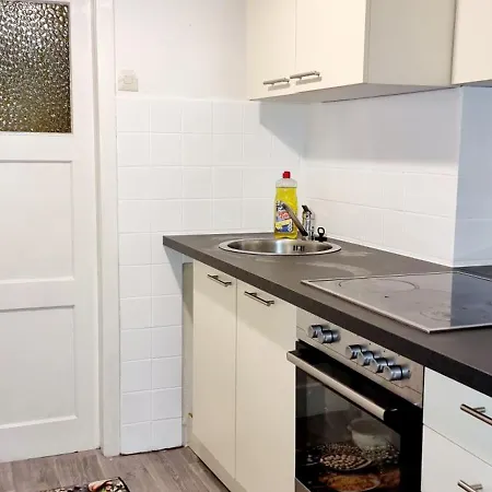 3 In - Free Parking - Self Check In * Linz