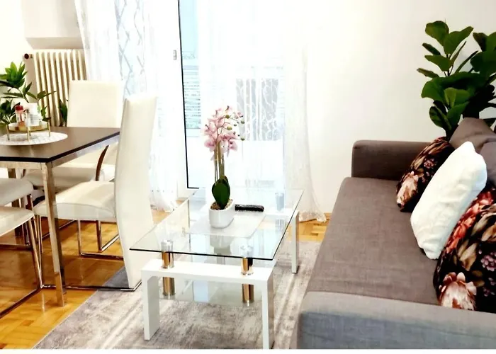 3 In - Free Parking - Self Check In Lejlighed *